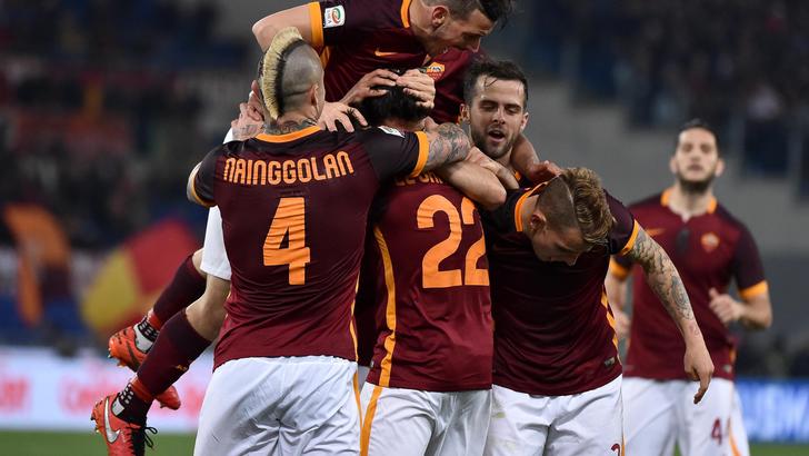 Serie A, la Roma demolisce la Fiorentina all’Olimpico. Giallorossi di nuovo in corsa per il titolo.