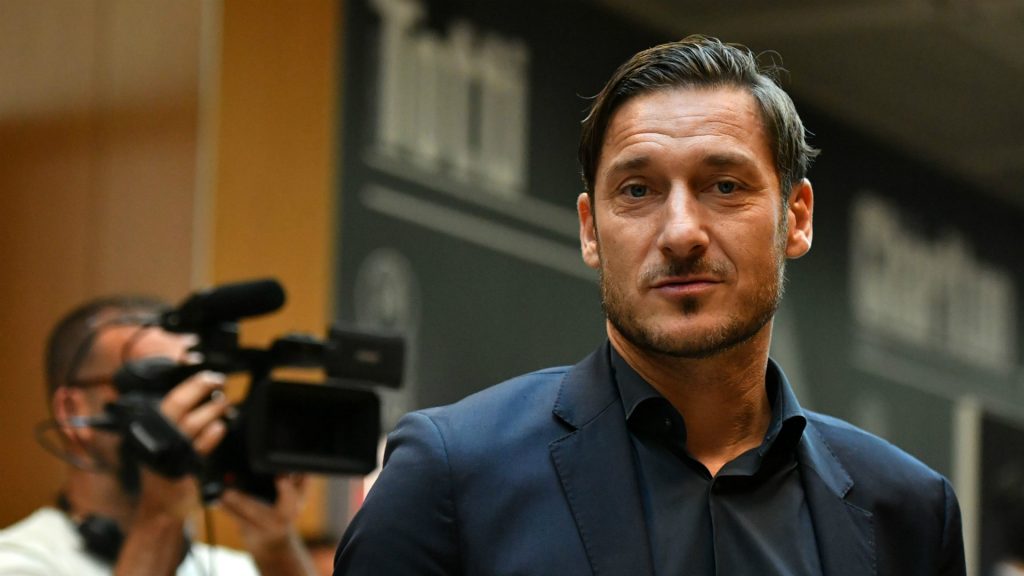 “La notte dei Re”, la conferenza stampa. Protagonisti Totti e Figo