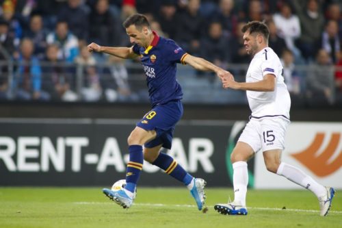 Kalinic è arrivato a Roma, foto con i tifosi presenti: “Sono molto contento del mio ritorno in Italia”. Domani le visite mediche